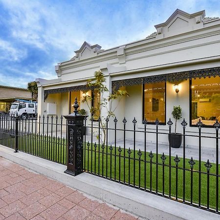 Aloha Central Premium Studios Mount Gambier Exterior photo